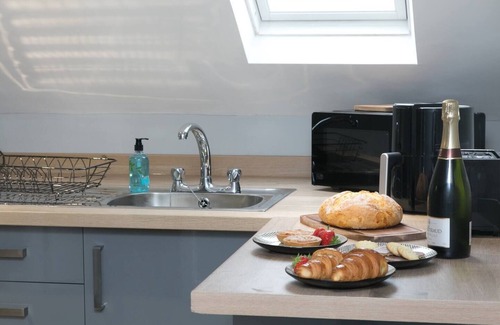 Llanddona Apartment | Pass the Keys | Modern en-suite room in country Pub/Restaurant (3)