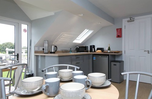 Llanddona Apartment | Pass the Keys | Modern en-suite room in country Pub/Restaurant (3)