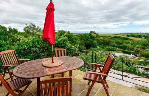 Crynant House | Pass the Keys | NEW Beautiful house in the Gower Sleeps 12