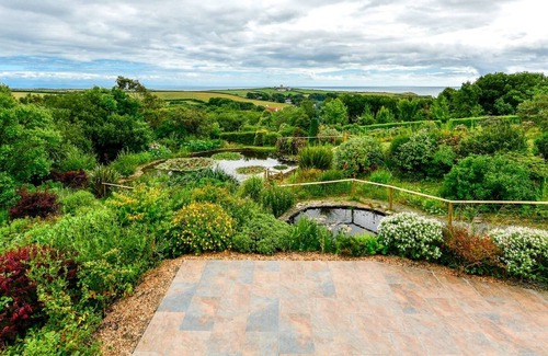 Crynant House | Pass the Keys | NEW Beautiful house in the Gower Sleeps 12