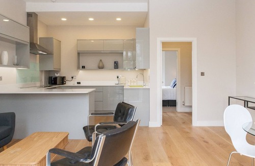 Ladywell Apartment | Pass the Keys | Newly refurbished flat w/terrace