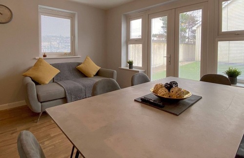 Bon-y-maen House | Pass the Keys | **PERFECT FOR LIBERTY STADIUM** Sleeps 8