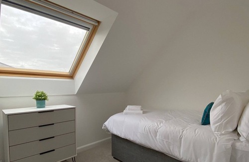 Bon-y-maen House | Pass the Keys | **PERFECT FOR LIBERTY STADIUM** Sleeps 8