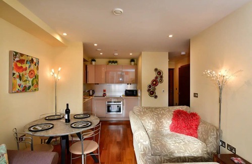 Cardiff City Centre Apartment | Pass the Keys | Perfectly Located Apartment!