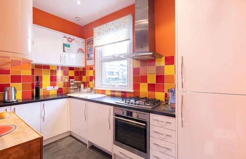 Queen's Park Apartment | Pass the Keys | Queen's Park Secret Gem