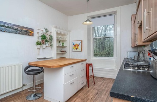 Tollcross Apartment | Pass the Keys Renovated 2 Beds flat near City Centre and Meadows