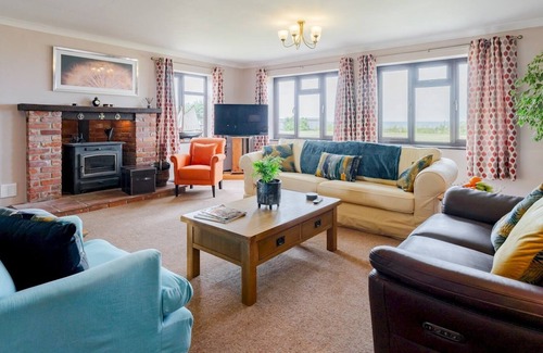 Irstead House | Pass the Keys | Seaside retreat