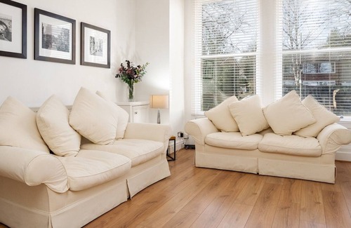 Liverpool Apartment | Pass the Keys | Serenity in the Suburbs: Modern 2BR Apartment