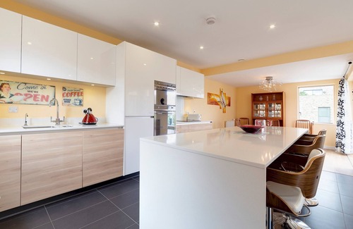 Trumpington House | Pass the Keys | Spacious 3Bedroom Home by Addenbrooke's Hospital
