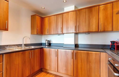 Girton Apartment | Pass the Keys | Spacious and Modern Flat with own Car Park