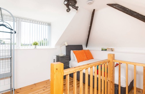 Heworth House | Pass the Keys | Spacious Family Home with Orchard