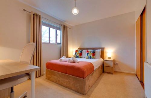 Cambridge House | Pass the Keys Spacious Modern Home near River Cam Free Parking