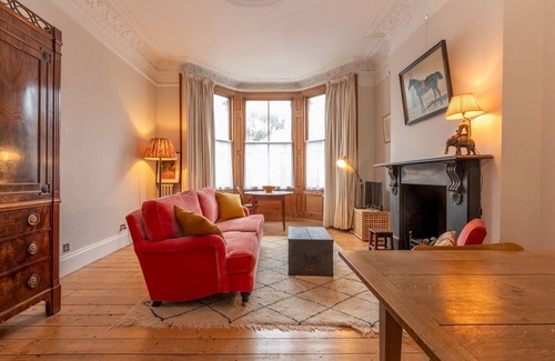 North Kensington Apartment | Pass the Keys | Spacious Designer Flat in Ladbroke Grove