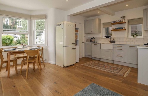 Twickenham Riverside House | Pass the Keys | Stunning stylish apt near Richmond Bridge