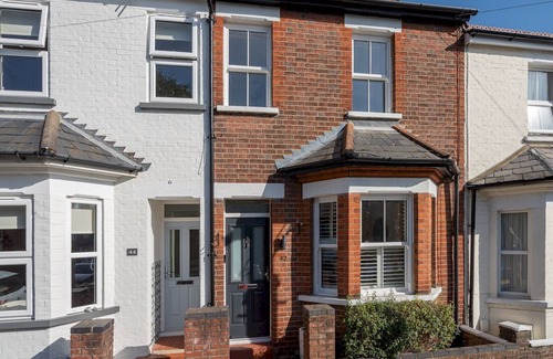 St Albans House | Pass the Keys | Stunning 3 Bedroom Townhouse in Central St Albans