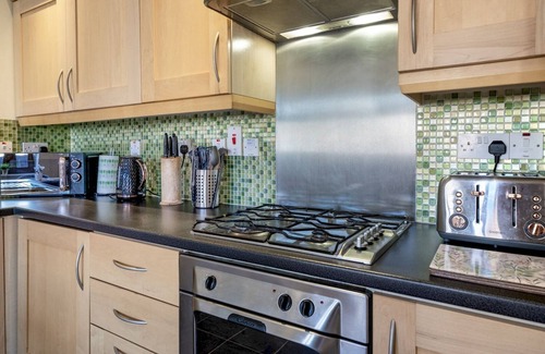 Belfast City Centre Apartment | Pass the Keys | Stunning 2BR Apt with Balcony Next to Queens Uni