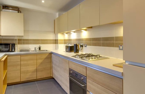 Cambridge Apartment | Pass the Keys | Stylish Riverside Apartment with Free Parking