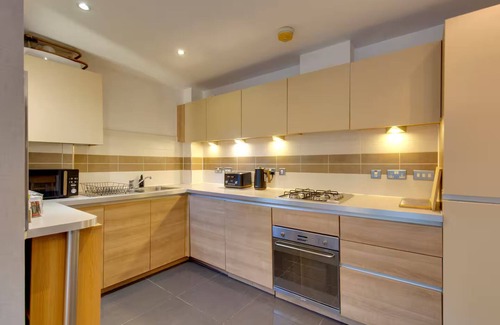 Cambridge Apartment | Pass the Keys | Stylish Riverside Apartment with Free Parking