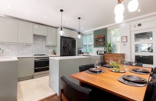 Greenwich West House | Pass the Keys | Stylish 3-Bed Greenwich Retreat | Garden + Parking