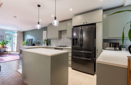 Greenwich West House | Pass the Keys | Stylish 3-Bed Greenwich Retreat | Garden + Parking