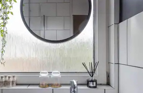 Deptford Apartment | Pass the Keys | Stylish and modern 2 bed flat Deptford