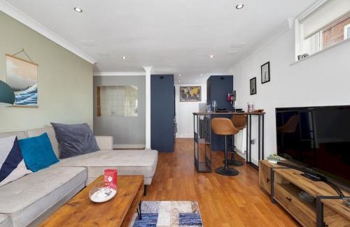 De Beauvoir Apartment | Pass the Keys Stylish Apartment by London Fields with a Balcony