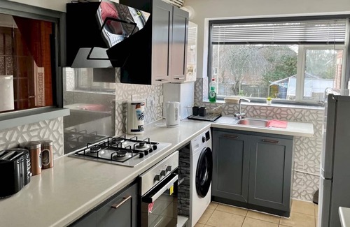 Bushey House | Pass the Keys | Stylish Family Friendly 3 Bed home with Parking