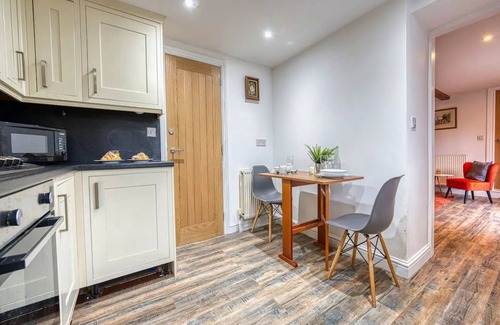 Bakewell Cottage | Pass the Keys | Stylish Bakewell Cottage with Free Parking