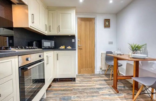 Bakewell Cottage | Pass the Keys | Stylish Bakewell Cottage with Free Parking