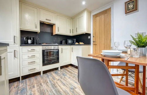 Bakewell Cottage | Pass the Keys | Stylish Bakewell Cottage with Free Parking