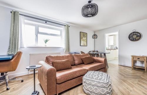 East Wittering Apartment | Pass the Keys Stylish Flat Close To Beach