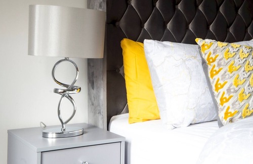 North West Apartment | Pass the Keys | Stylish 2 Bed in Heart of West End