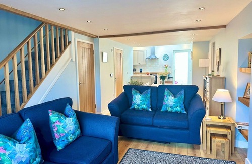 Mumbles House | Pass the Keys | Stylish Mumbles Getaway-Parking, Heart of Village