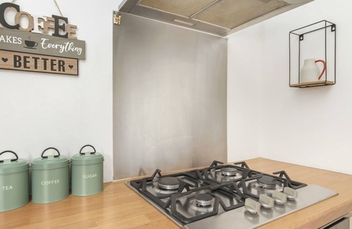 Haggerston Apartment | Pass the Keys | Stylish Studio Apartment in Haggerston