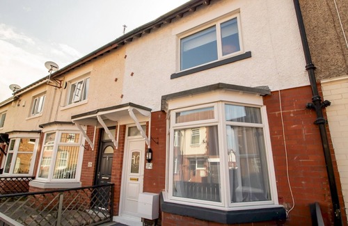 Blyth House | Pass the Keys | Stylish Terrace with Free Parking