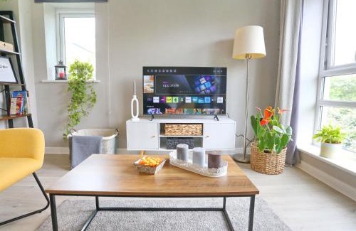 Manchester Apartment | Pass the Keys Sunny Apartment 10mins to Coop Arena