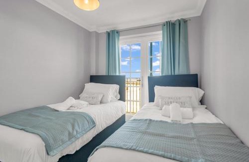 Herne Bay Apartment | Pass the Keys Sunset Cottage Luxury Home On The Seafront