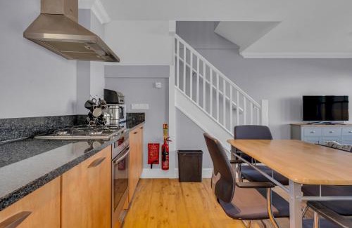Herne Bay Apartment | Pass the Keys Sunset Cottage Luxury Home On The Seafront