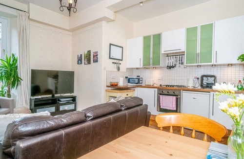 West End Apartment | Pass the Keys | Superb 1 Bed Flat in Traditional Victorian Building