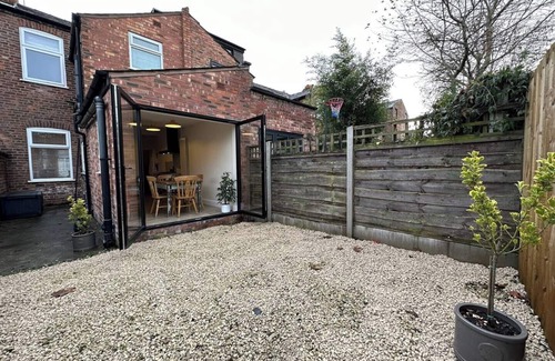 Trafford House | Pass the Keys | The Oaks