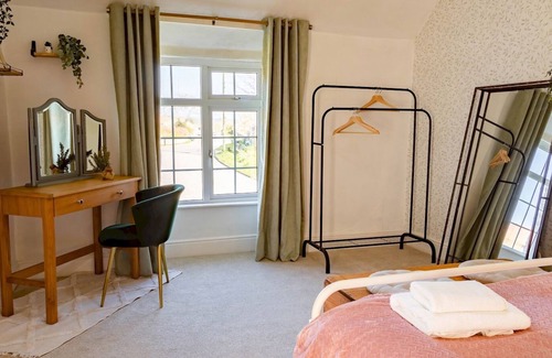 Wilton House | Pass the Keys | Warm Welcoming Countryside Home
