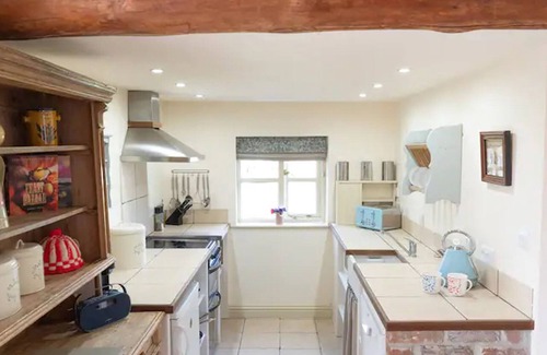 Wedmore Cottage | Pass the Keys | Wilf's Barn, Wedmore a romantic cottage for two