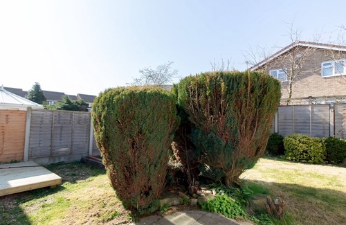 Guisborough House | Pass the Keys | Work & Relax in Guisborough | Garden, Parking