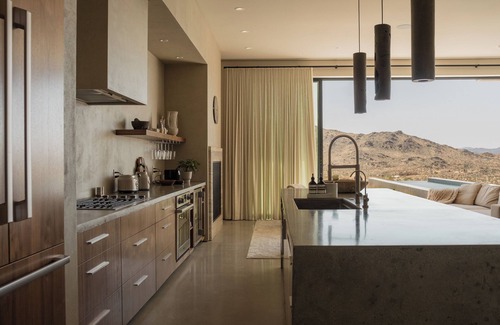 Yucca Valley House | Passage: 80’ Pool Outdoor Kitchen 360° Views