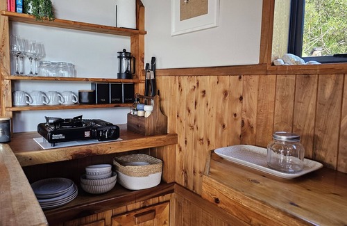 Nelson Region Cabin | Passage Hut Pepin Island