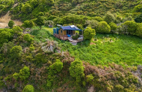 Nelson Region Cabin | Passage Hut Pepin Island