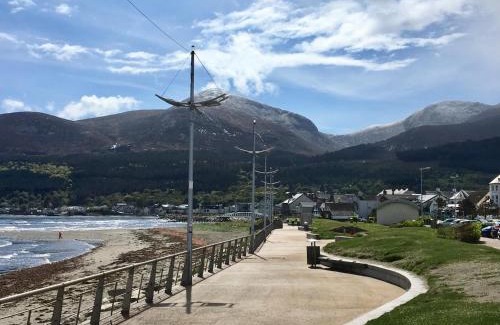 Newcastle Apartment | Patio Bliss!