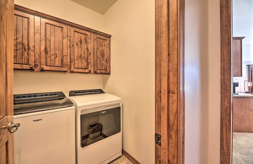 Torreon House | Patio, Deck & Grill: Spacious Show Low Home!