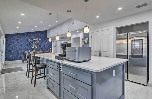Brownsville House | Patio & Grill: Spacious Gem Near Gulf Coast!