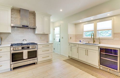 Pompton Lakes House | Patio, Large Yard: Luxe Home in Pompton Lakes!